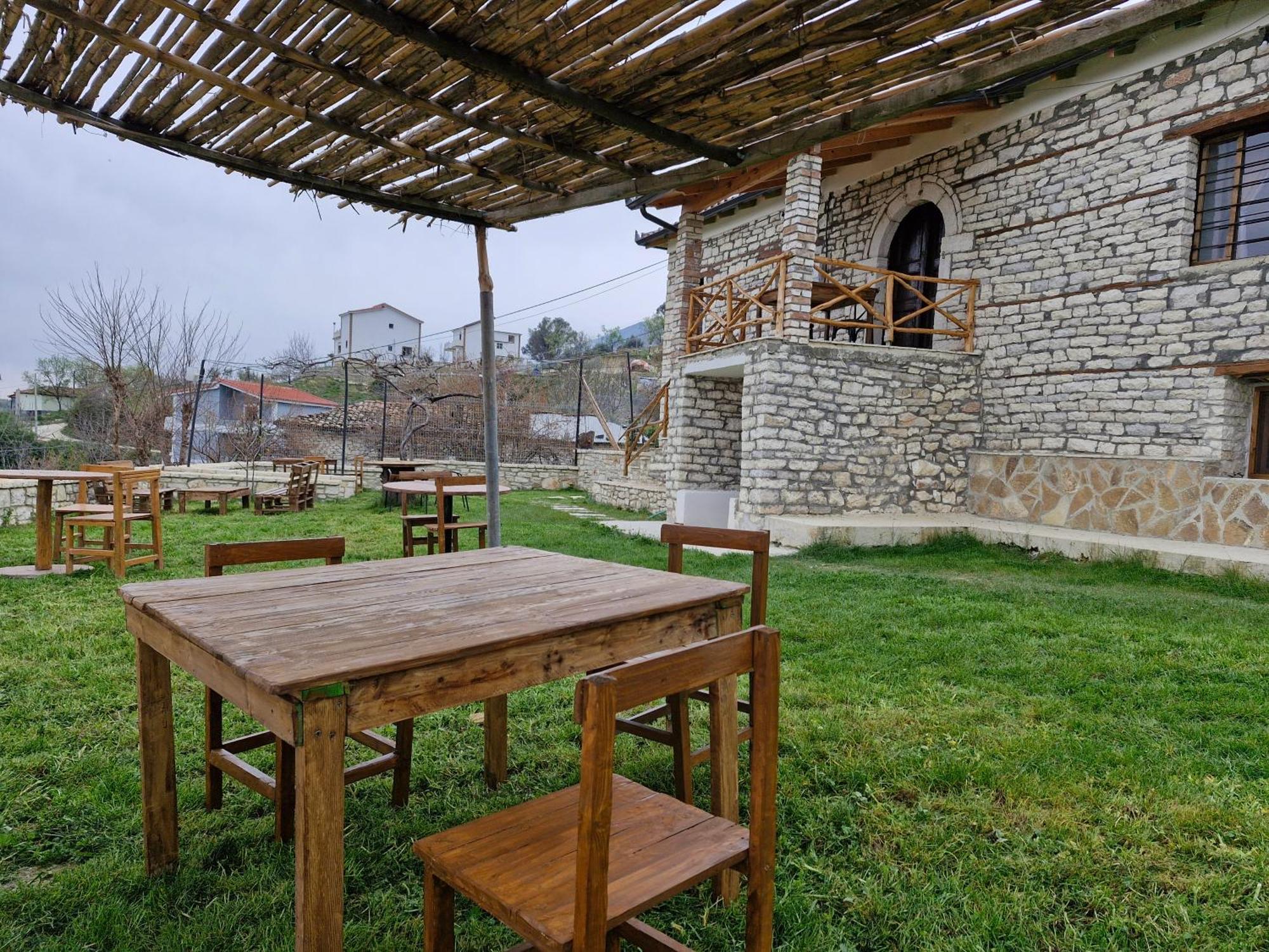 Villa Shpiragu Village Experience Berat Habitación foto